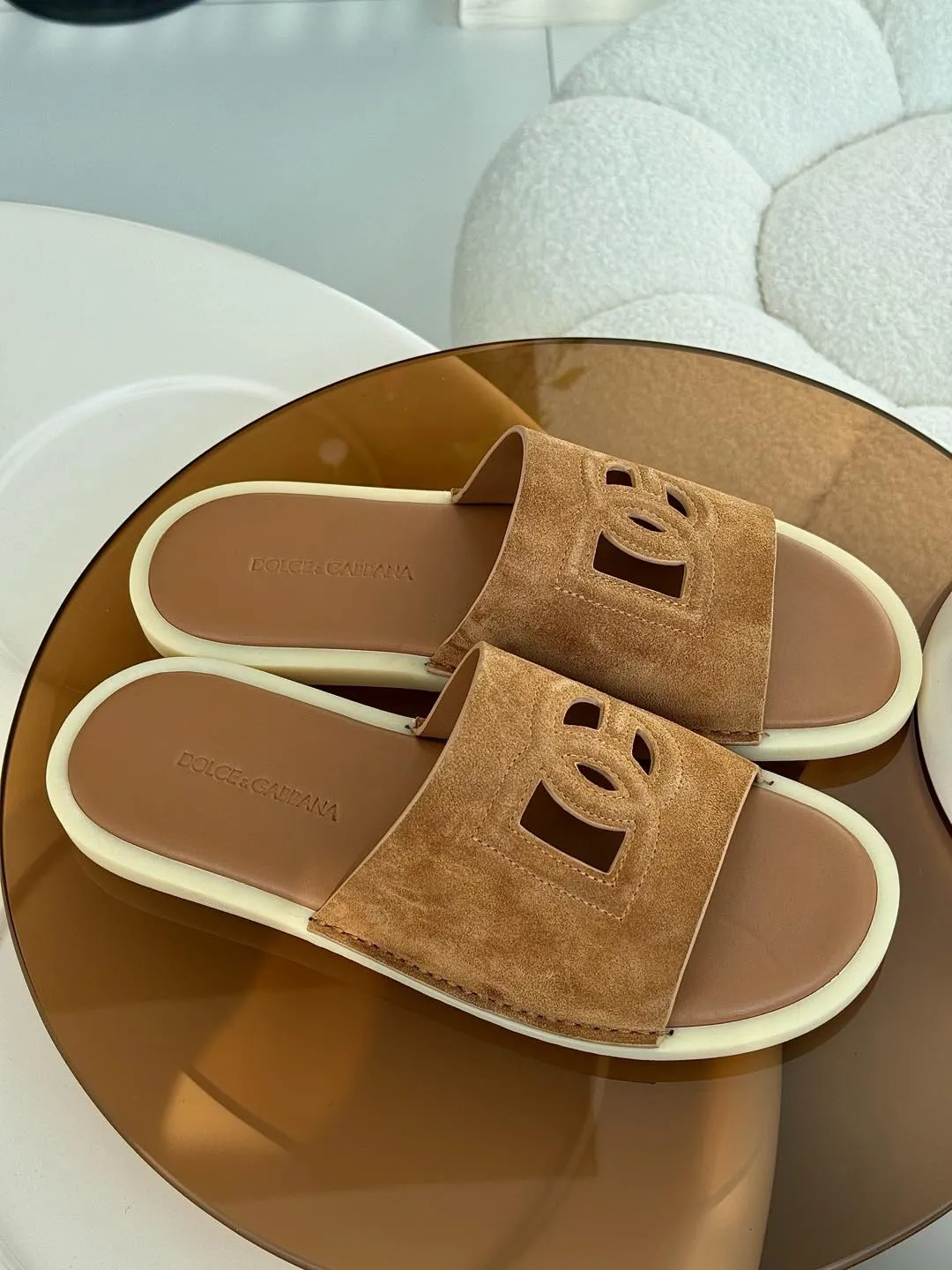 [DG*Dolce & Gabbana] P: 400💰 Size: 38-46 yards D&G/Dolce & Gabbana men’s DG hollow suede slippers FARFETCH original craftsmanship high-end quality
